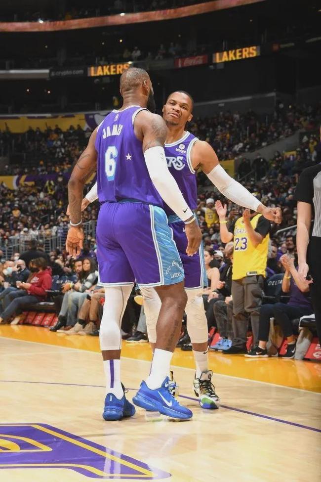 老将坐镇的 老将坐镇的